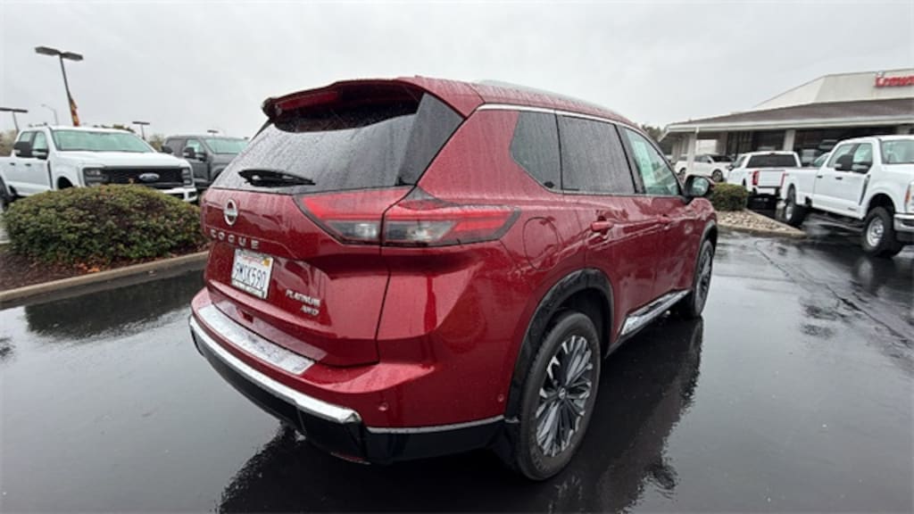 Used 2025 Nissan Rogue Platinum SUV