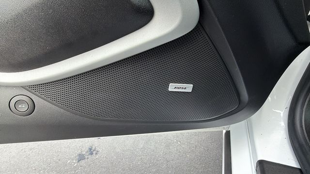 2024 Chevrolet Camaro 1LT - Photo 17