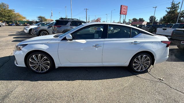 2025 Nissan Altima SL - Photo 7