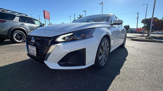 2025 Nissan Altima SL - Photo 9