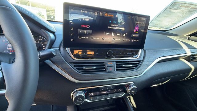 2025 Nissan Altima SL - Photo 25