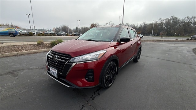 2021 Nissan Kicks SR