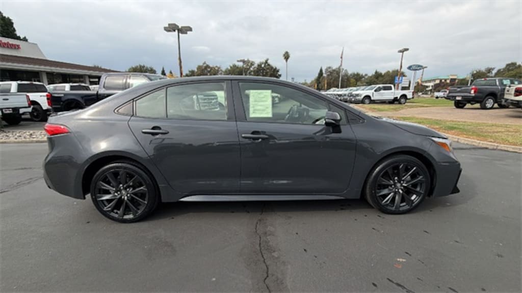 Used 2024 Toyota Corolla SE Sedan