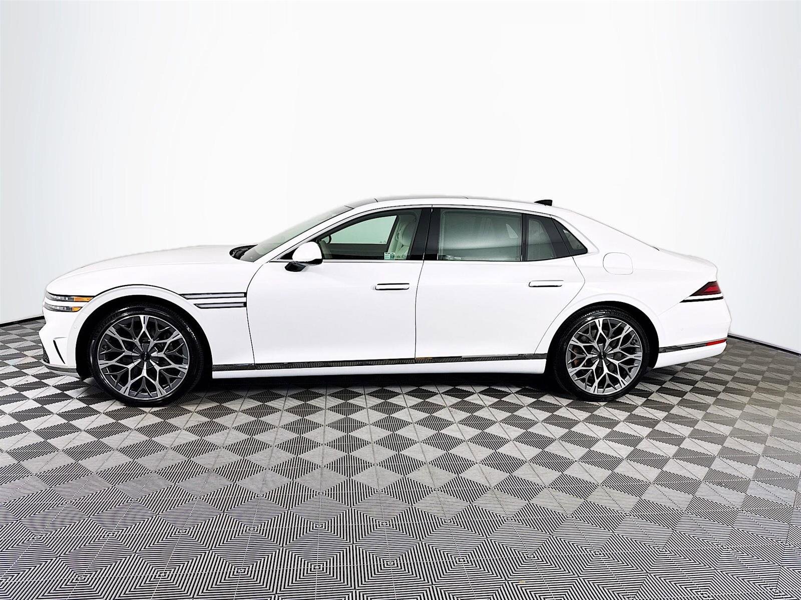 2025 Genesis G90 3.5T E-Supercharger photo 4