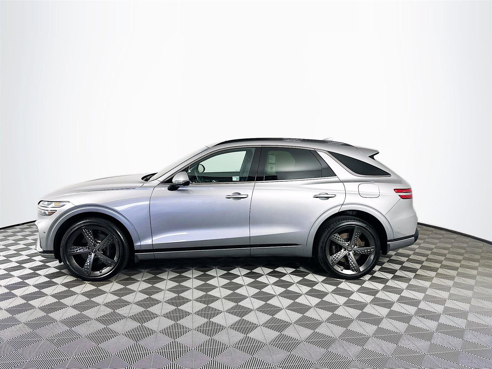 2025 Genesis GV70 3.5T Sport Advanced photo 2