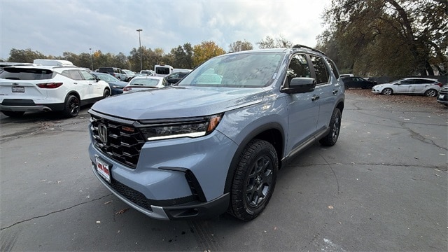 2025 Honda Pilot TrailSport's photo