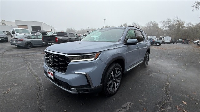 2025 Honda Pilot Touring's photo