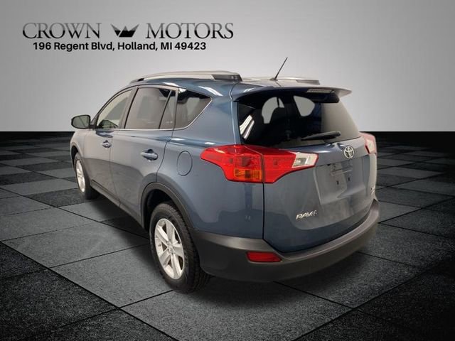 2013 Toyota RAV4 XLE photo 4