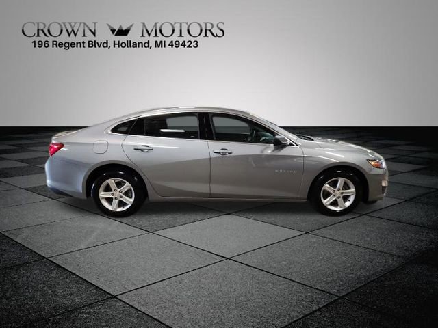 2023 Chevrolet Malibu LS photo 2