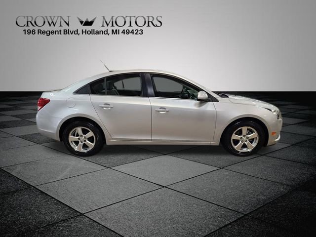 2012 Chevrolet Cruze photo 2