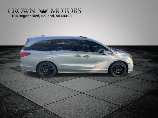 Used 2018 Honda Odyssey Elite with VIN 5FNRL6H96JB070321 for sale in Holland, MI