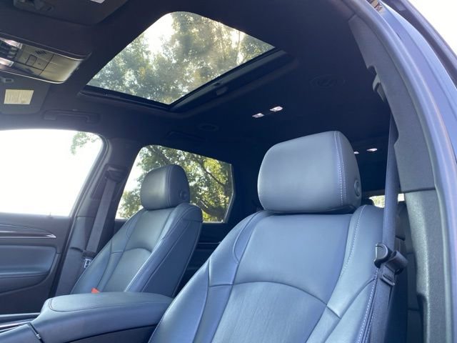 2022 Buick Enclave Essence photo 2