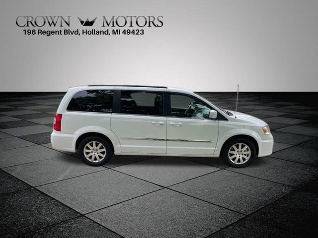 Used 2016 Chrysler Town & Country Touring with VIN 2C4RC1BG8GR213602 for sale in Holland, MI