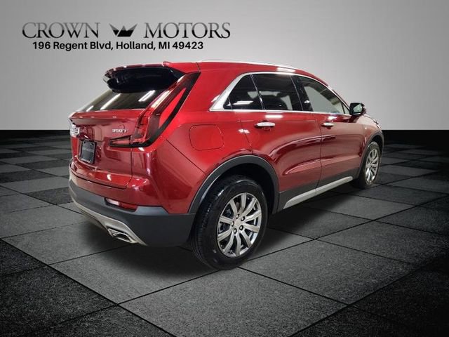 2023 Cadillac XT4 Premium Luxury photo 3