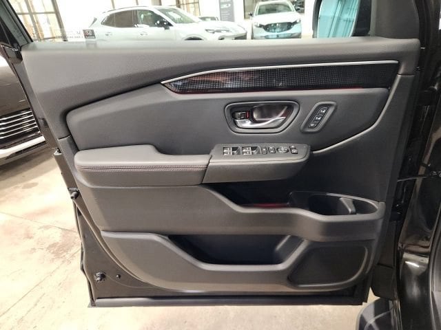 2025 Honda Pilot Black Edition - Photo 22