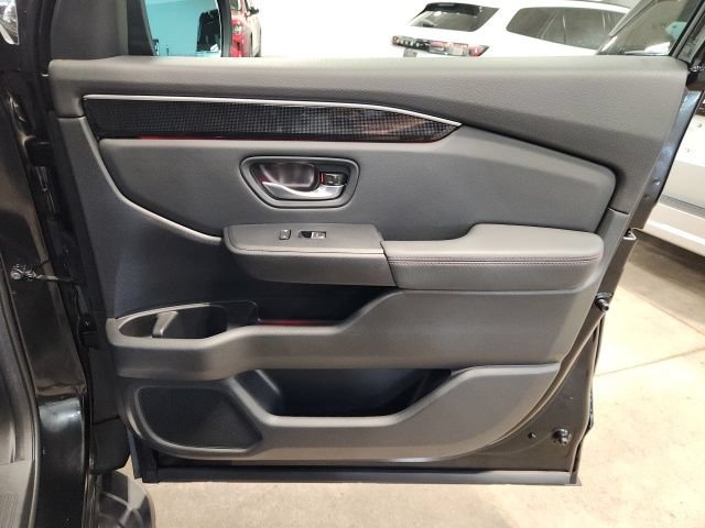 2025 Honda Pilot Black Edition - Photo 37