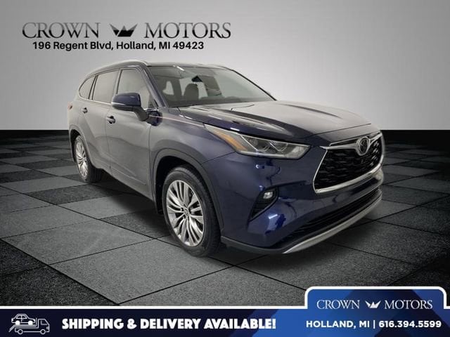 2022 Toyota Highlander Platinum's photo