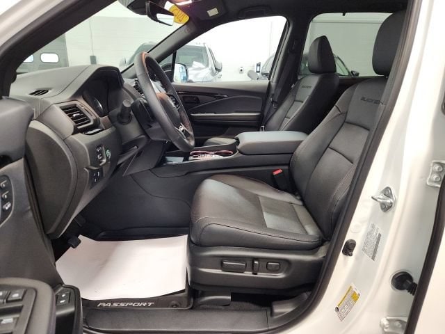 2025 Honda Passport Black Edition - Photo 11