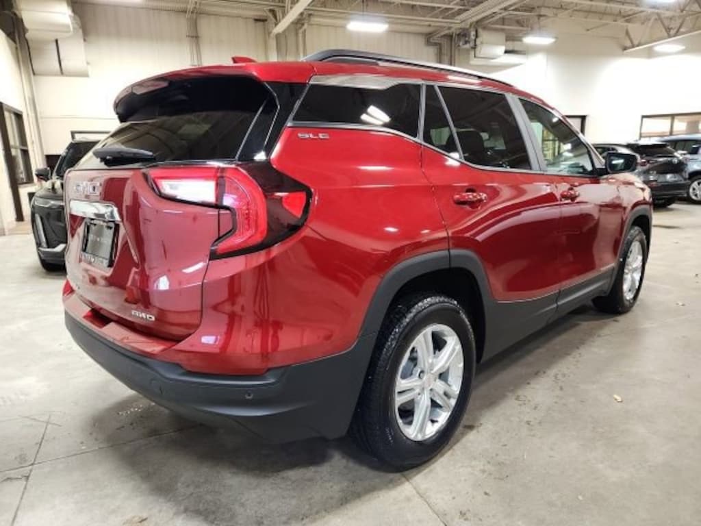 Used 2024 GMC Terrain SLE SUV