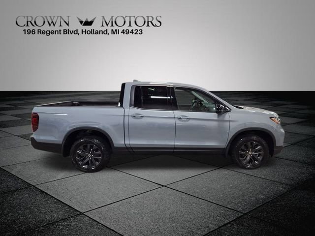 2024 Honda Ridgeline Sport photo 2