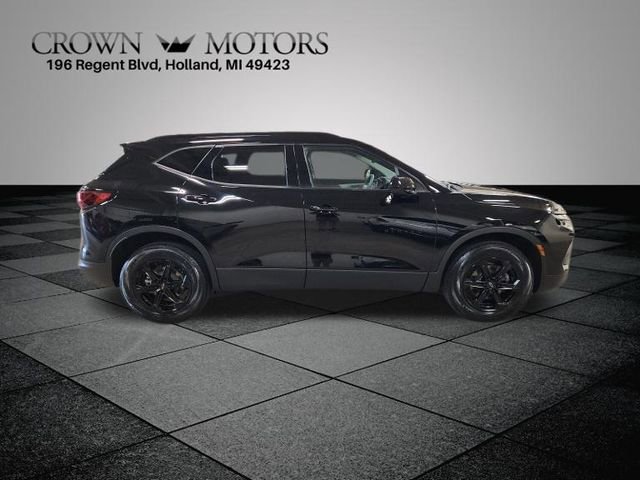 2024 Chevrolet Blazer 2LT photo 2