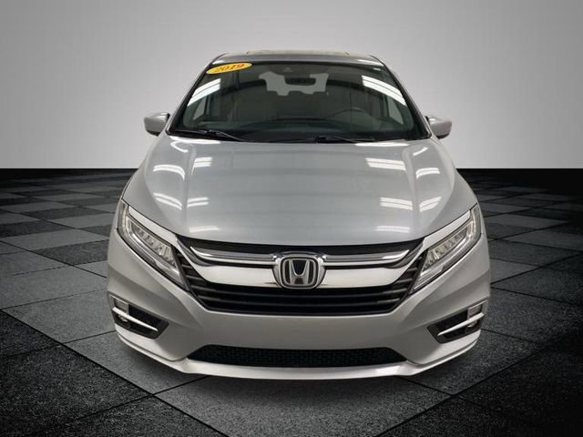Used 2019 Honda Odyssey Touring with VIN 5FNRL6H82KB043786 for sale in Holland, MI