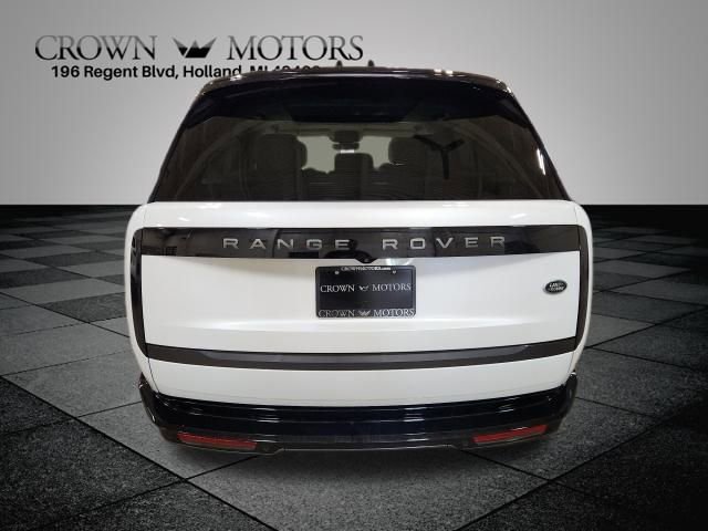 2023 Land Rover Range Rover SE photo 3