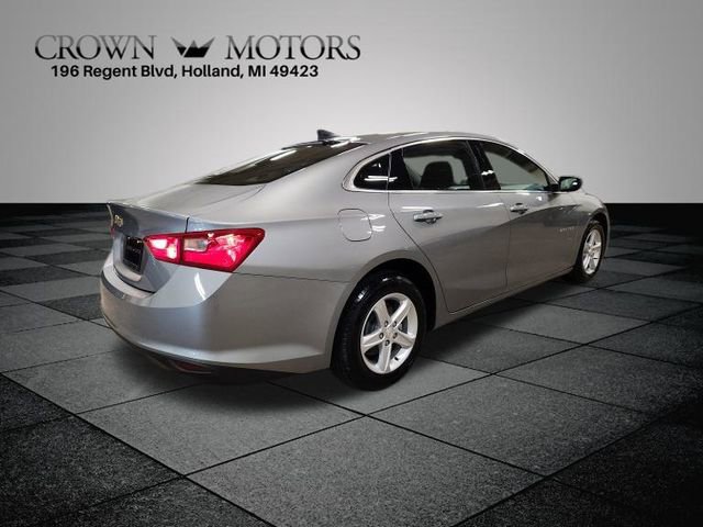 2023 Chevrolet Malibu LS photo 3