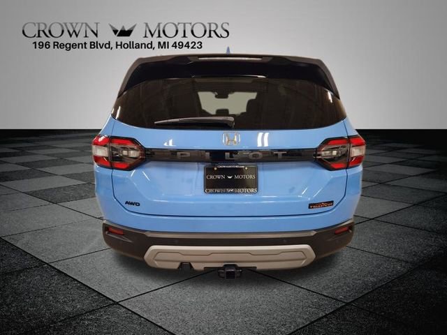 2023 Honda Pilot TrailSport photo 3