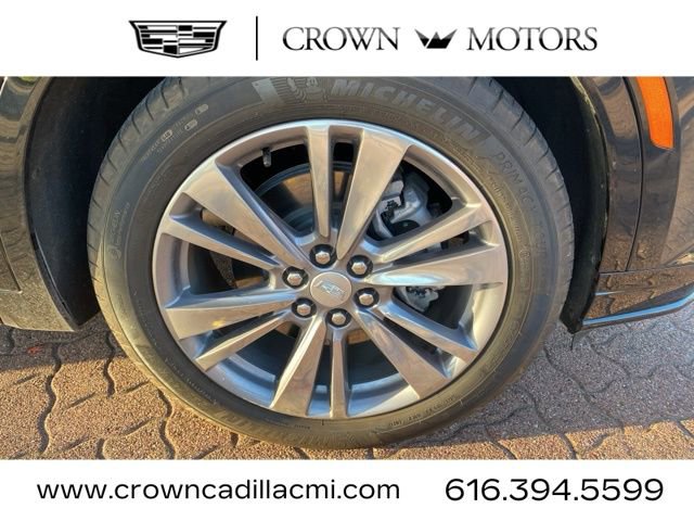 2025 Cadillac XT6 Premium Luxury photo 3