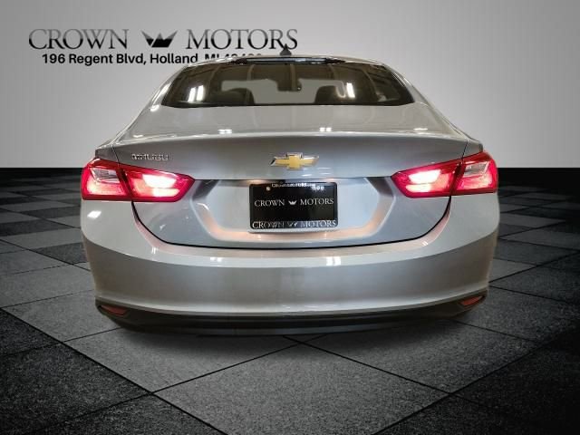 2023 Chevrolet Malibu LS photo 4