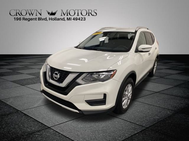 2017 Nissan Rogue SV photo 3