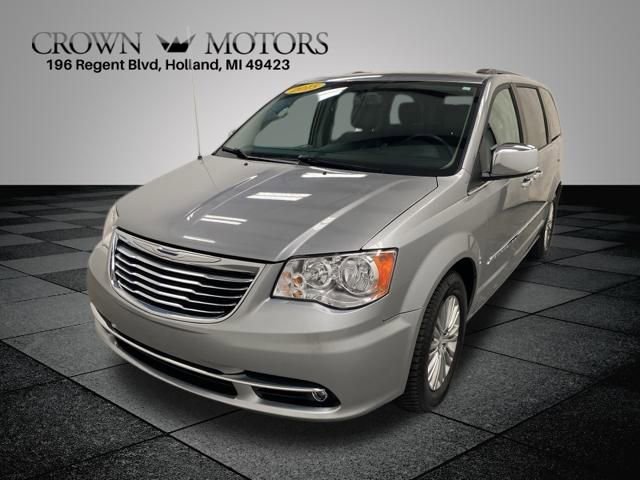 2015 Chrysler Town & Country photo 2