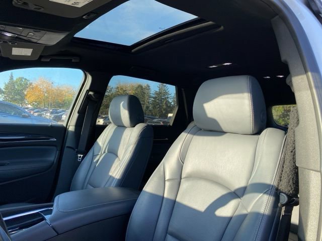 2023 Buick Enclave Essence photo 2