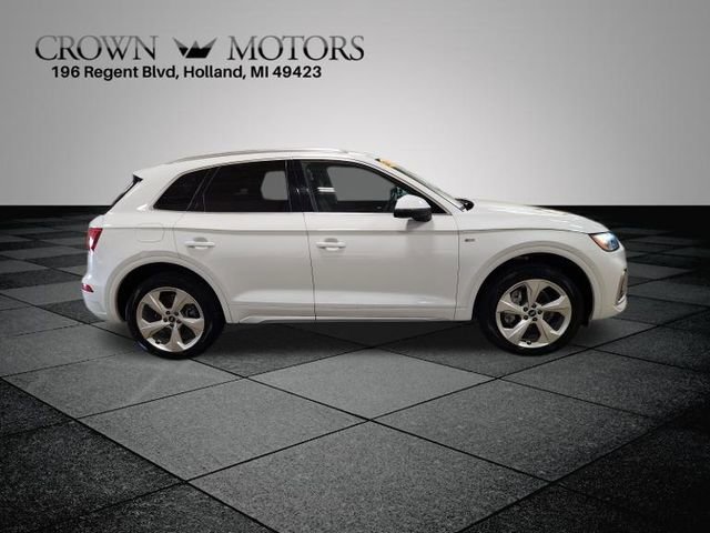 2022 Audi Q5 S line Premium Plus photo 2