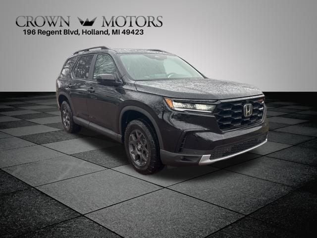 2025 Honda Pilot TrailSport's photo