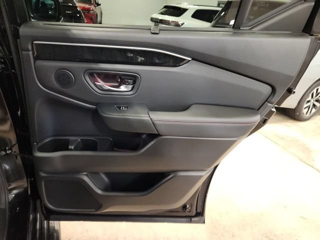 2025 Honda Pilot Black Edition - Photo 33