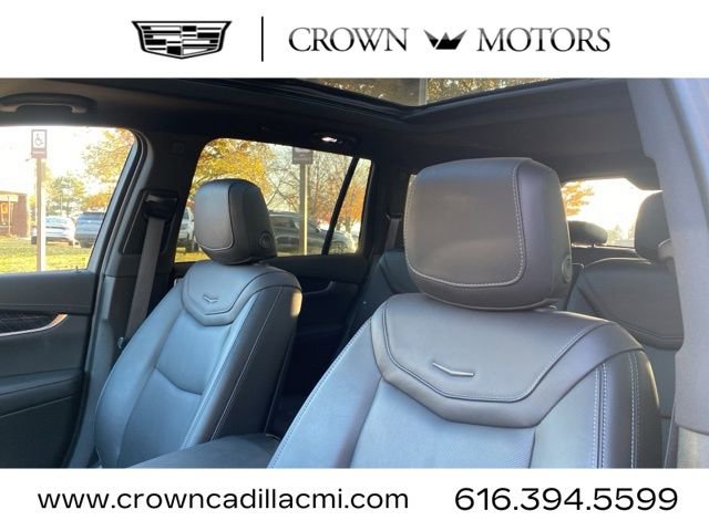 2025 Cadillac XT6 Premium Luxury photo 2
