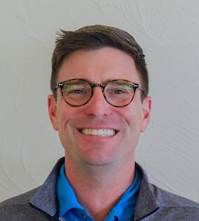 Staff member Erik Lee from 2a337154361a