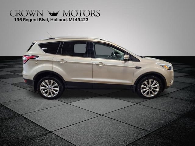 2018 Ford Escape Titanium photo 2