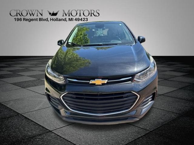 Used 2017 Chevrolet Trax LS with VIN 3GNCJNSB2HL184613 for sale in Holland, MI