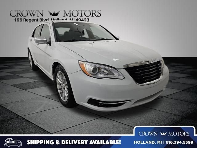 2012 Chrysler 200 Limited's photo