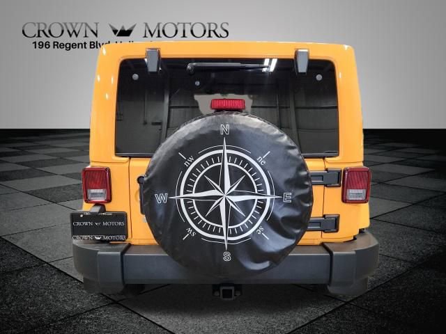 2012 Jeep Wrangler Unlimited Rubicon photo 2