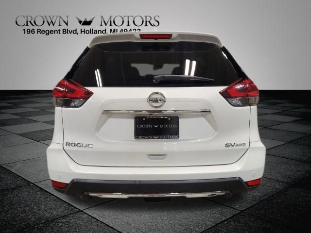 2019 Nissan Rogue SV photo 4