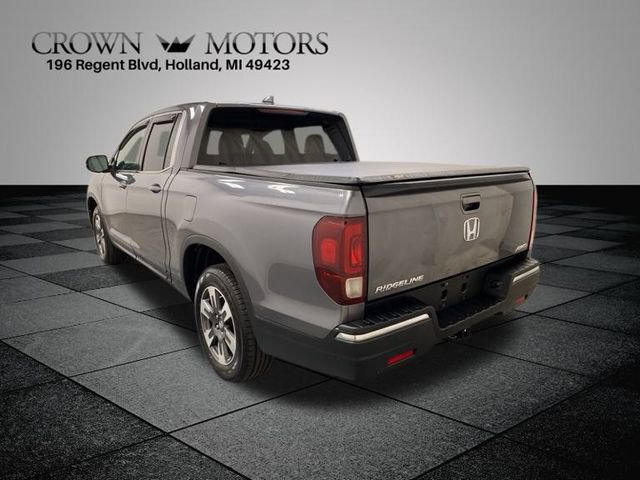 2017 Honda Ridgeline RTL photo 2