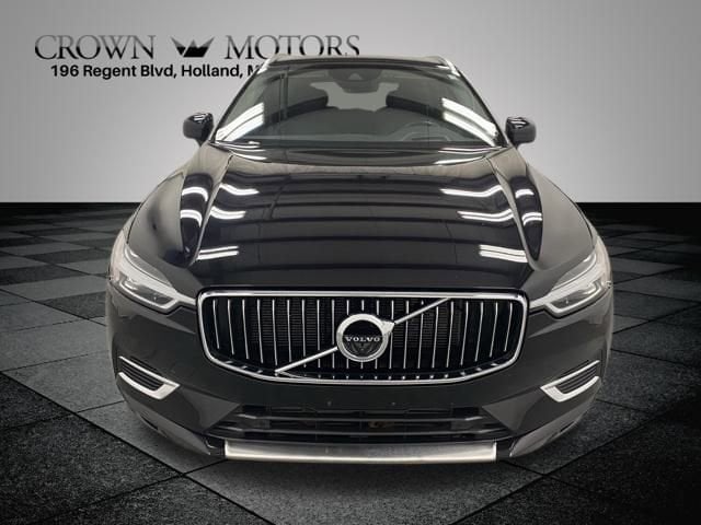 2020 Volvo XC60 Hybrid Inscription photo 2