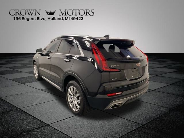2023 Cadillac XT4 Premium Luxury photo 3