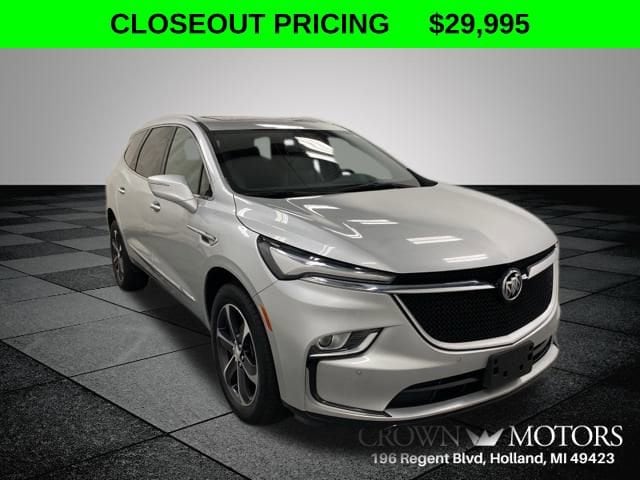 2022 Buick Enclave Essence's photo