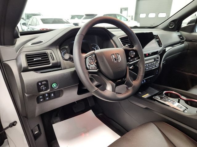 2025 Honda Passport Black Edition - Photo 12