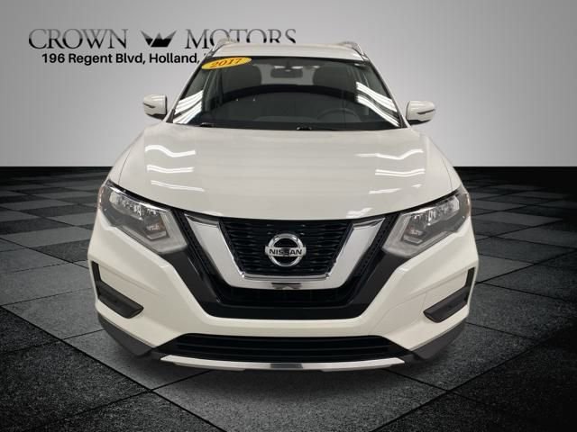 2017 Nissan Rogue SV photo 2
